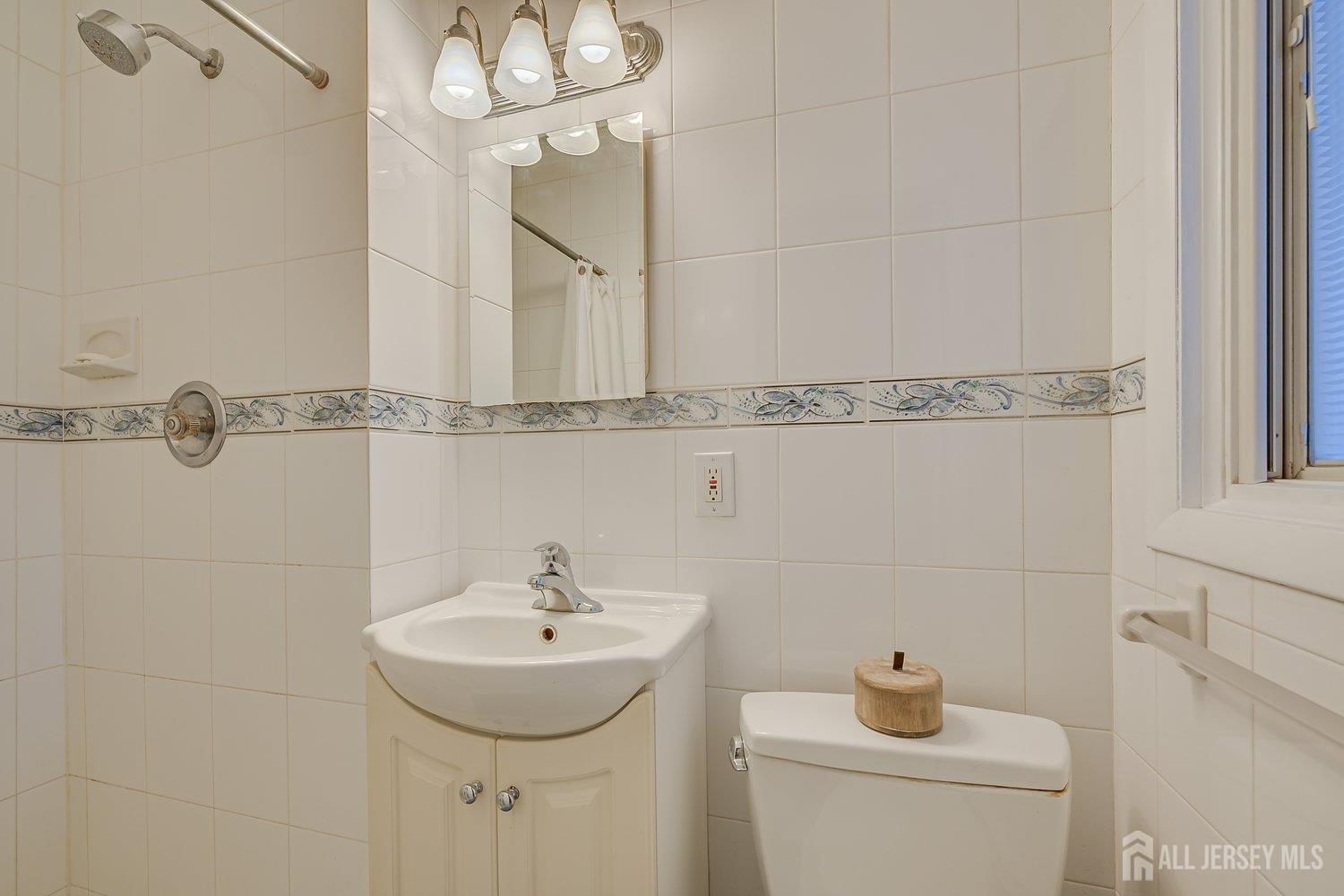 8 Adelphi Court, Edison, NJ, 08837 image 19