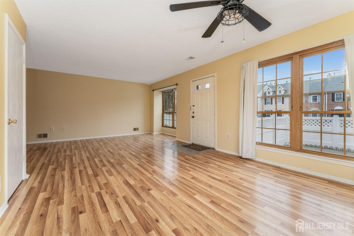 382 Hadleigh Lane, North Brunswick, NJ, 08902 image 10