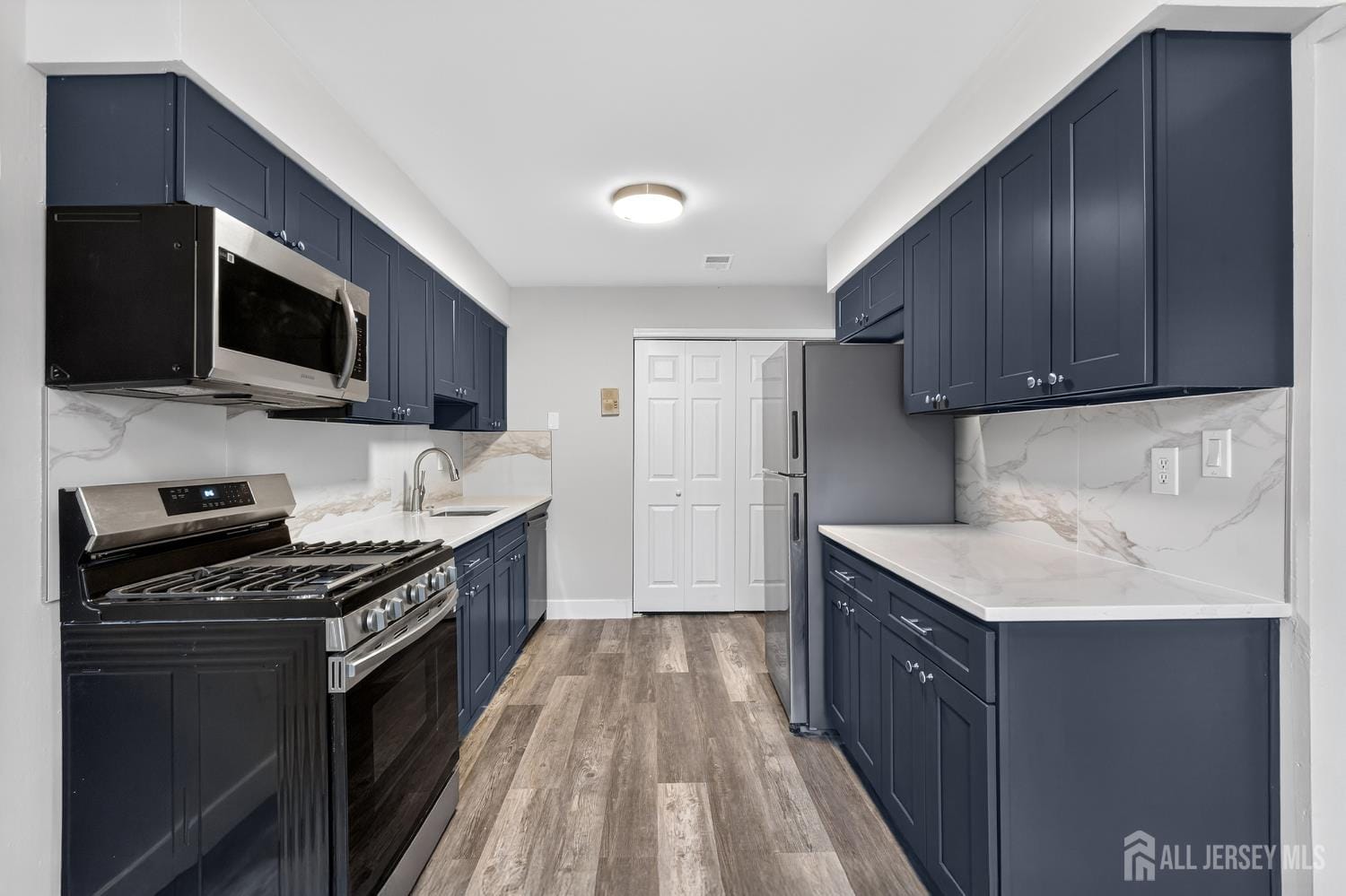 1518 Raspberry Court Image 5