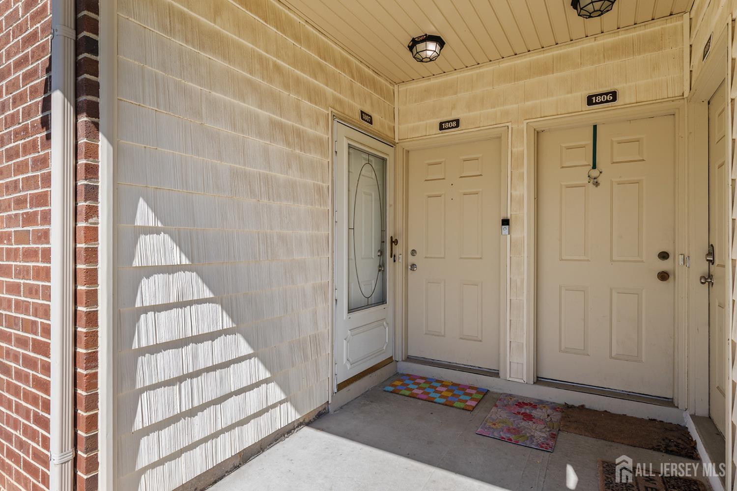 1807 Muriel Court Image 3