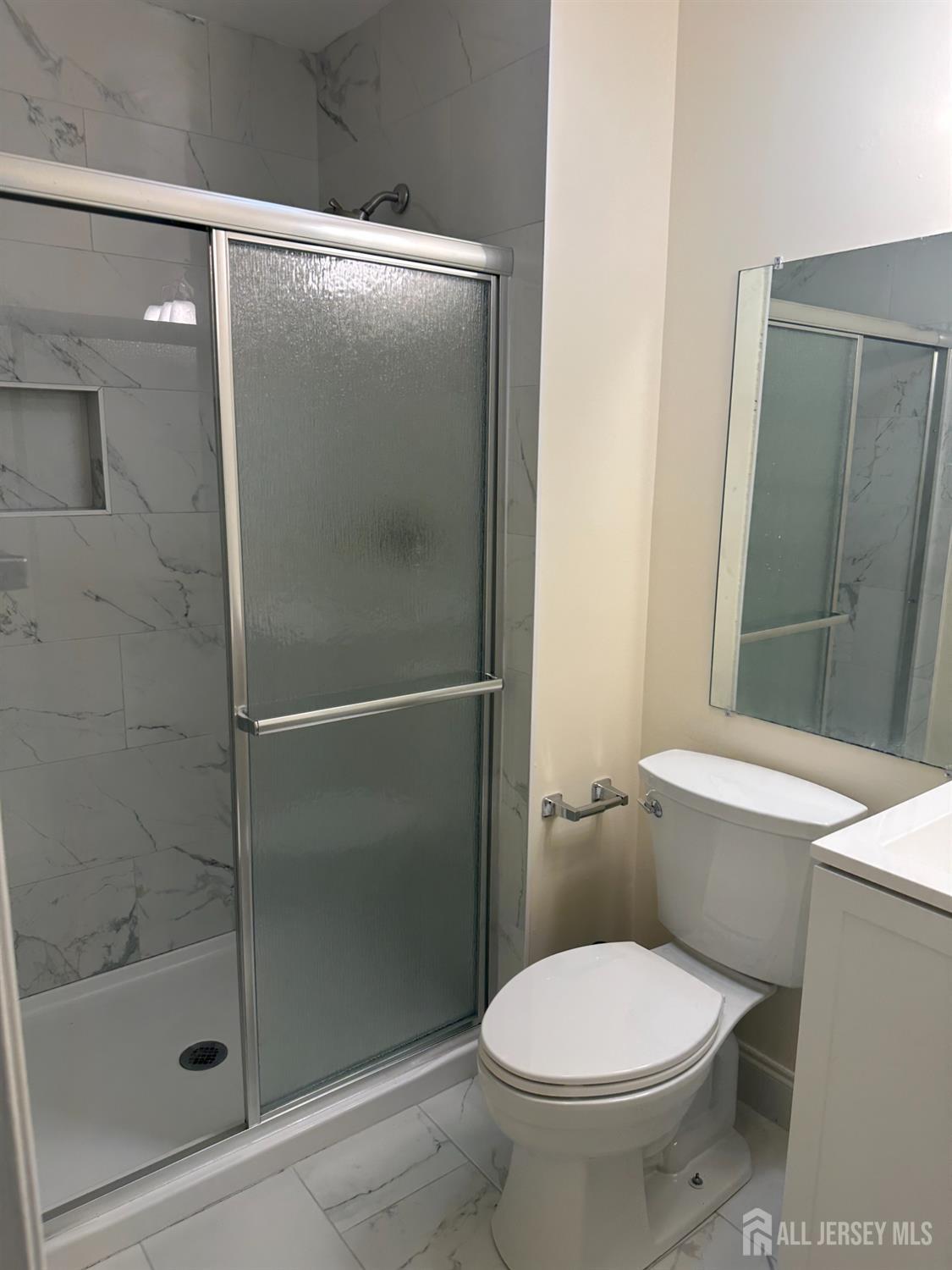 13 Albury Way Image 4