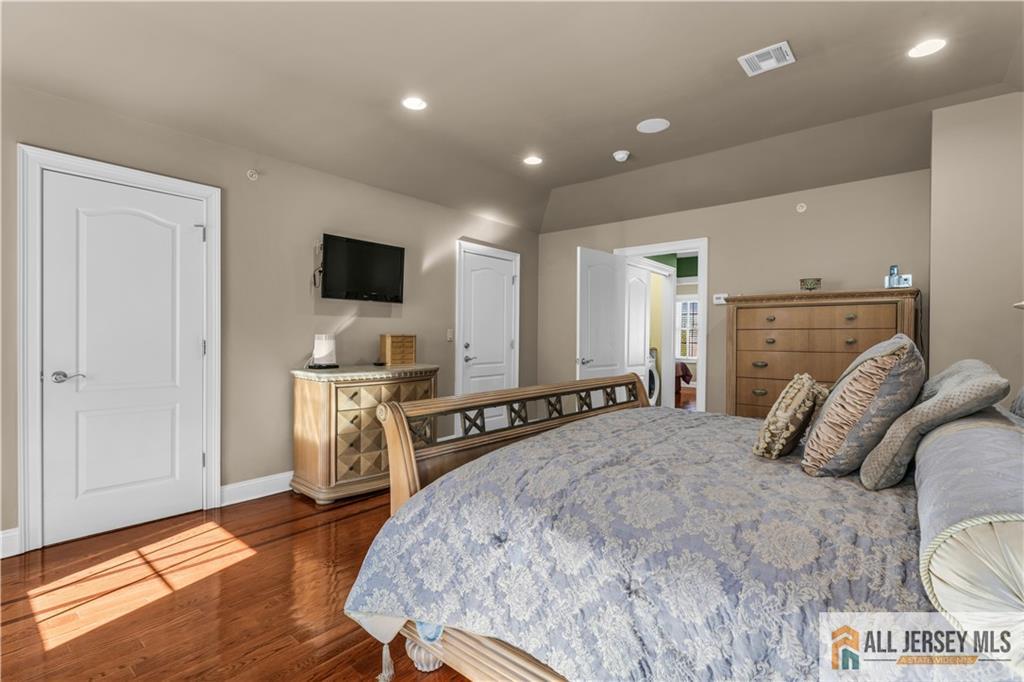 12 White Oak Lane, Aberdeen, NJ, 07747 image 17