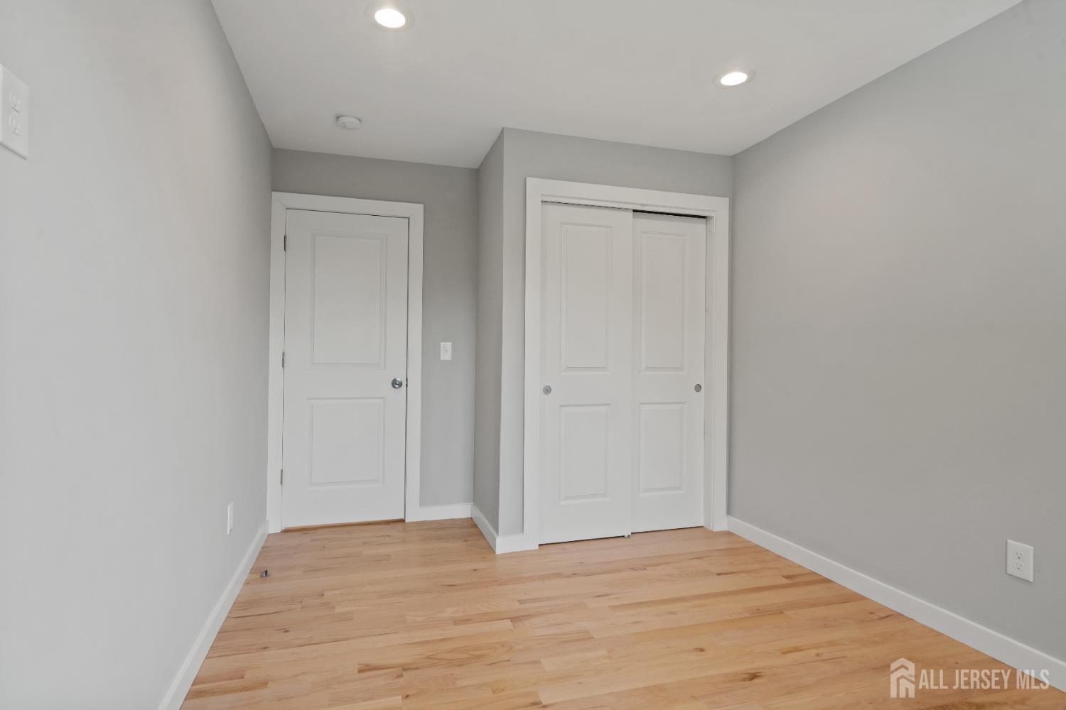 13 Albany Street, Edison, NJ, 08837 image 24