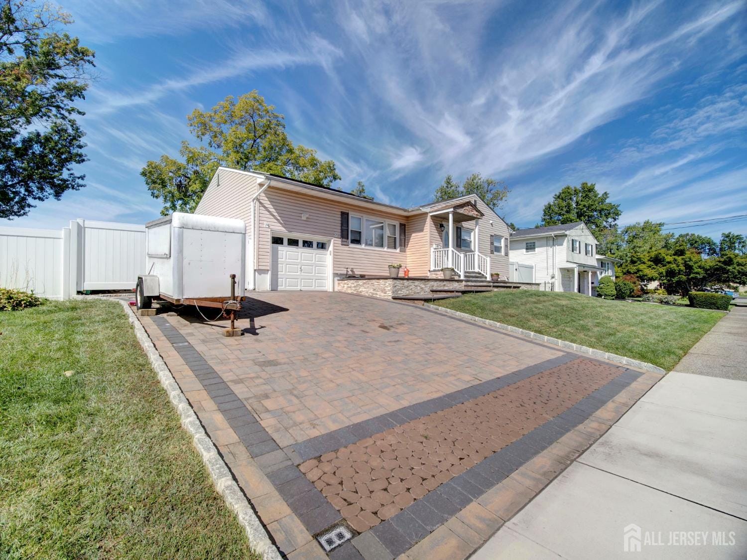 17 Thelma Court Image 3