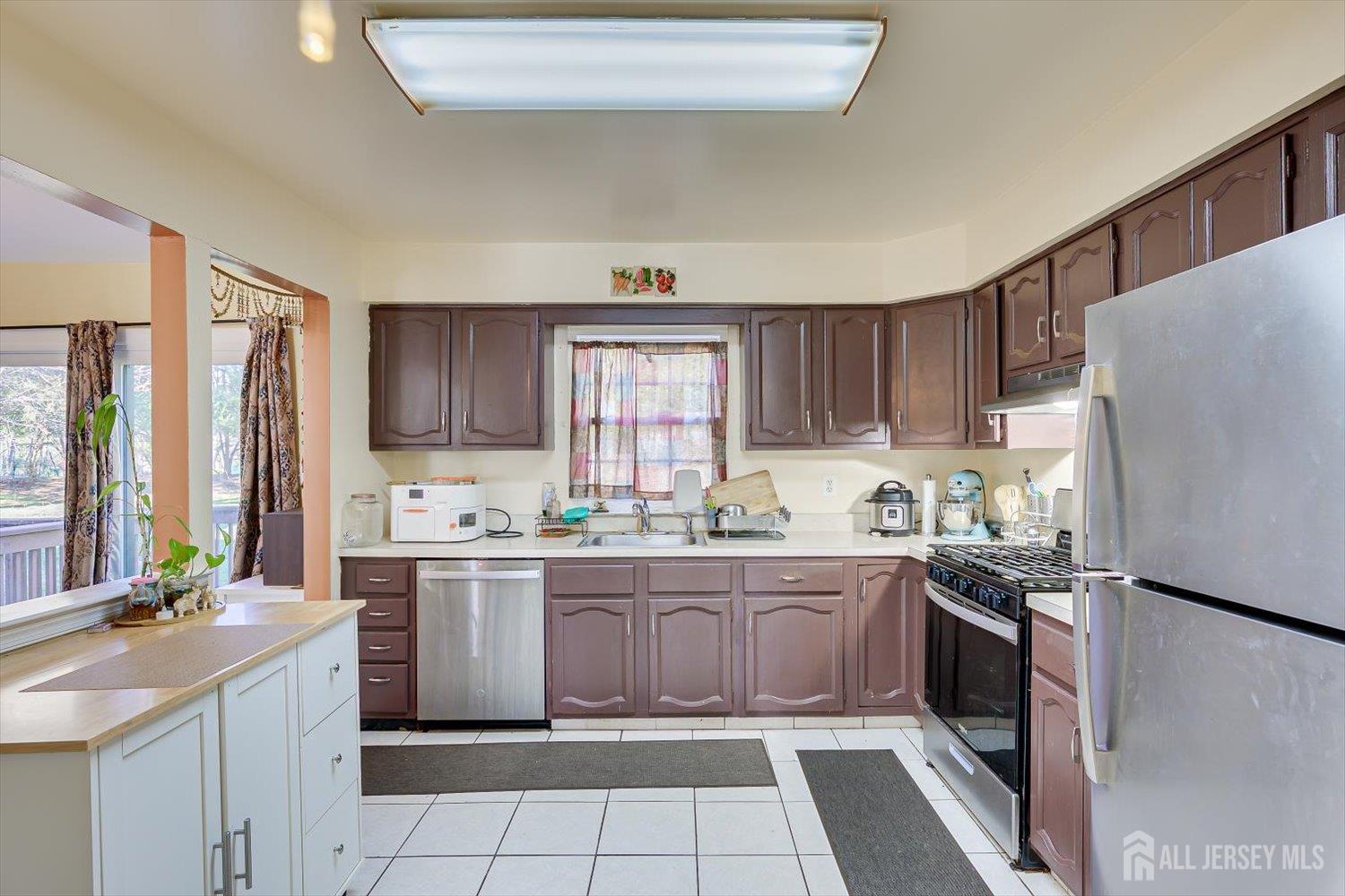 1704 Deerfield Drive, Edison, NJ, 08820 image 20