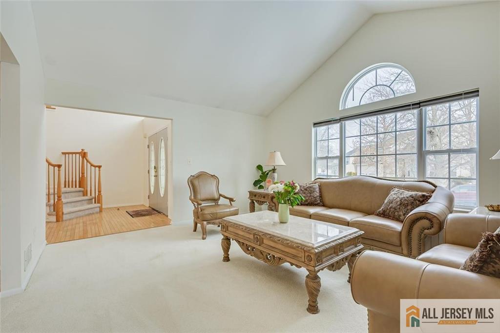 5 Labrador Drive Image 3