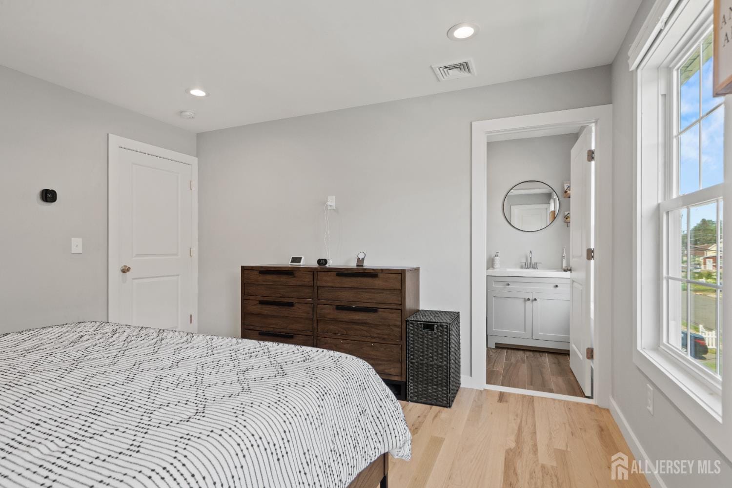 13 Albany Street, Edison, NJ, 08837 image 16