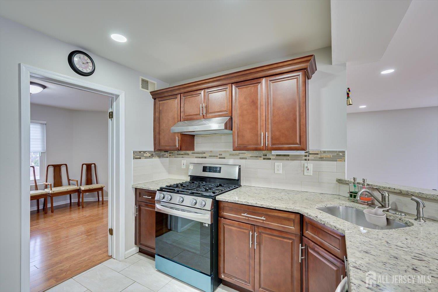 51 Cherrywood Drive, Piscataway, NJ, 08854 image 11