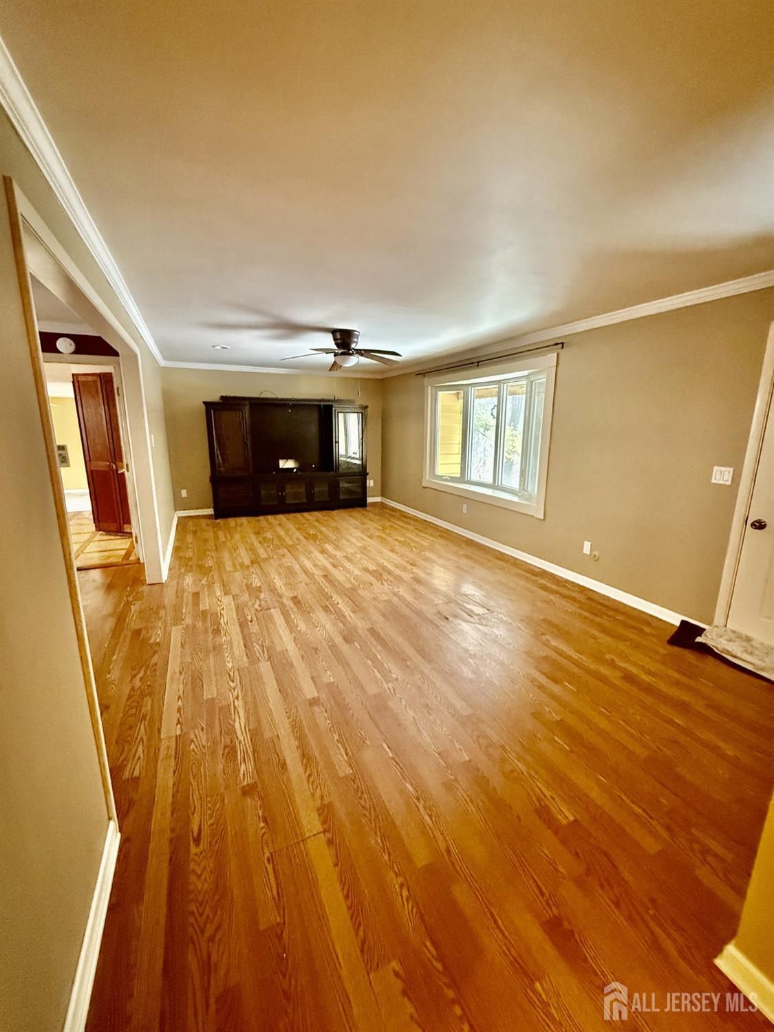 150 Karrville Road Image 4