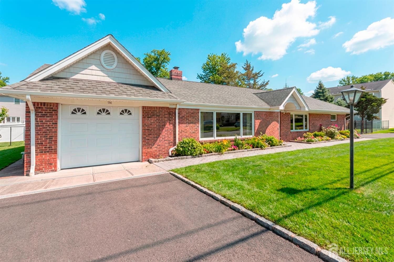 786 Wood Avenue Image 2