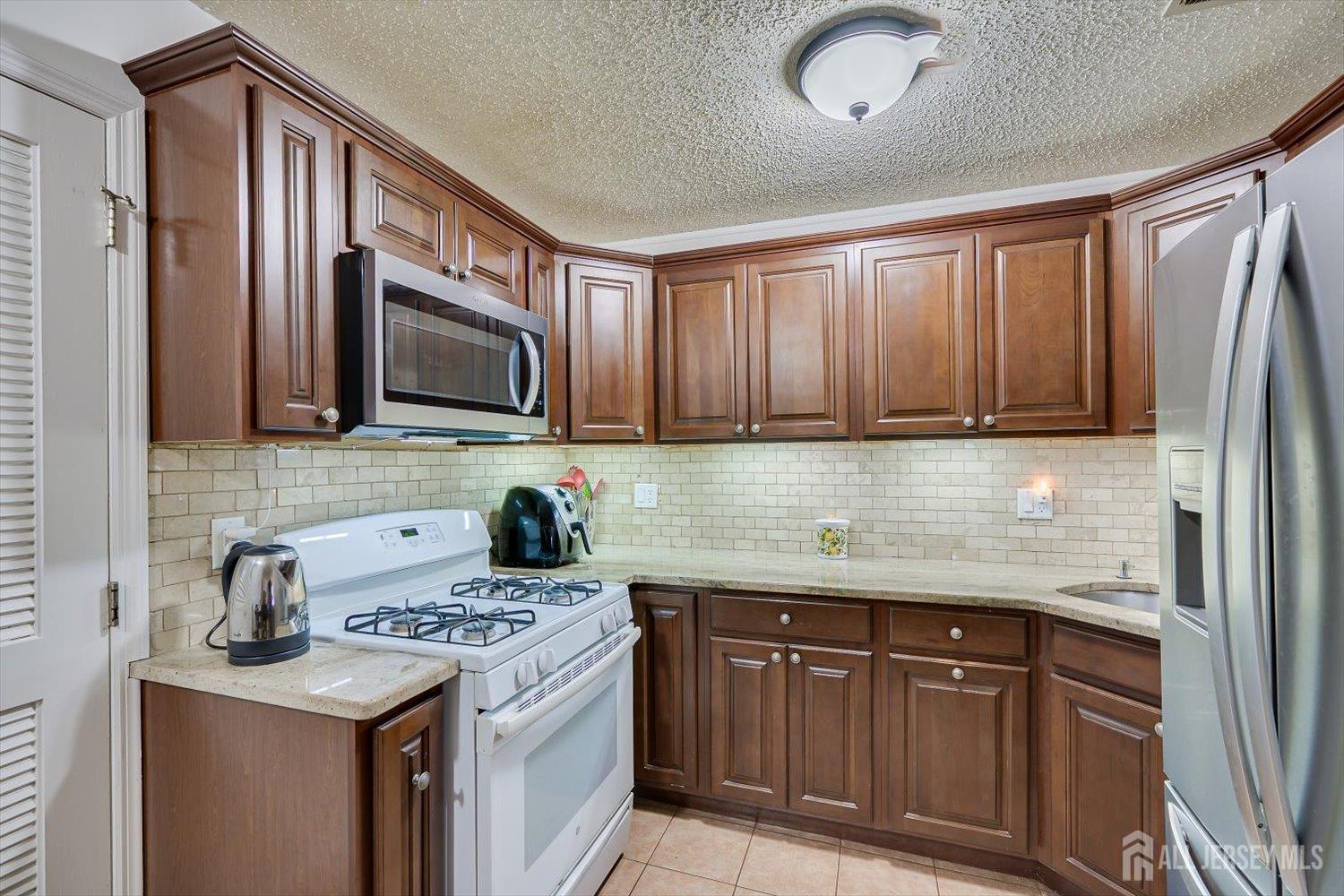 150 Prestwick Way, Edison, NJ, 08820 image 12