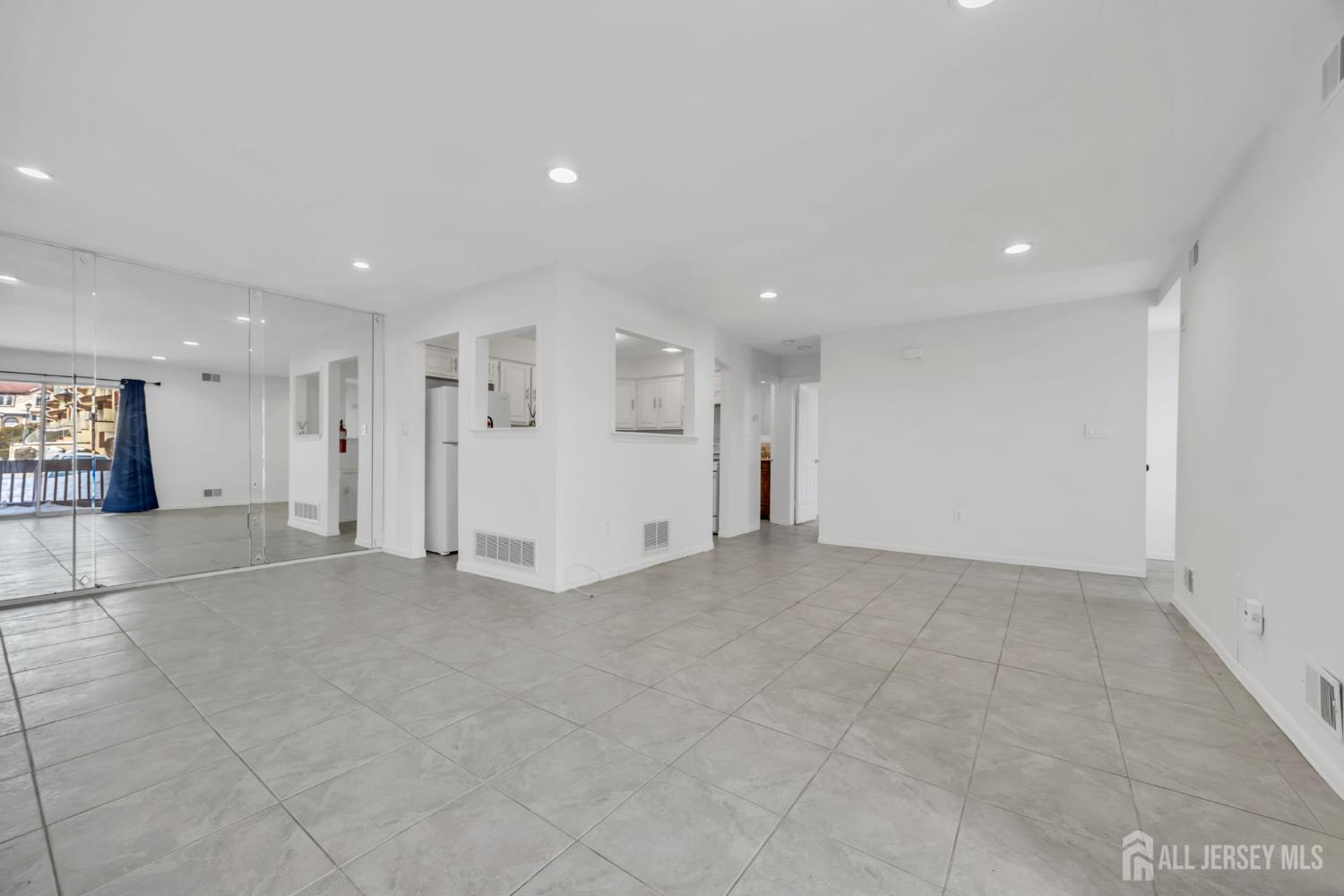 303 Michaels Court Image 5