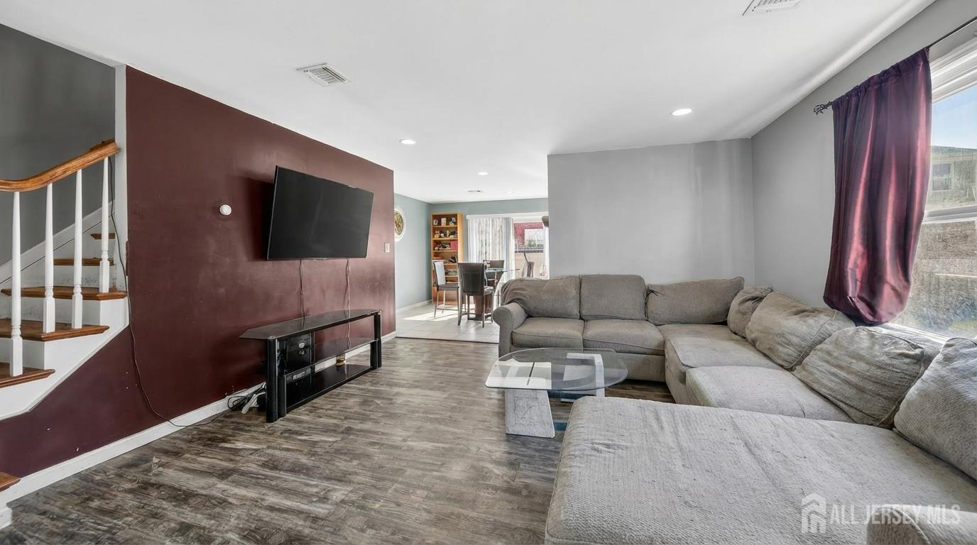 532 Hartford Street Image 3