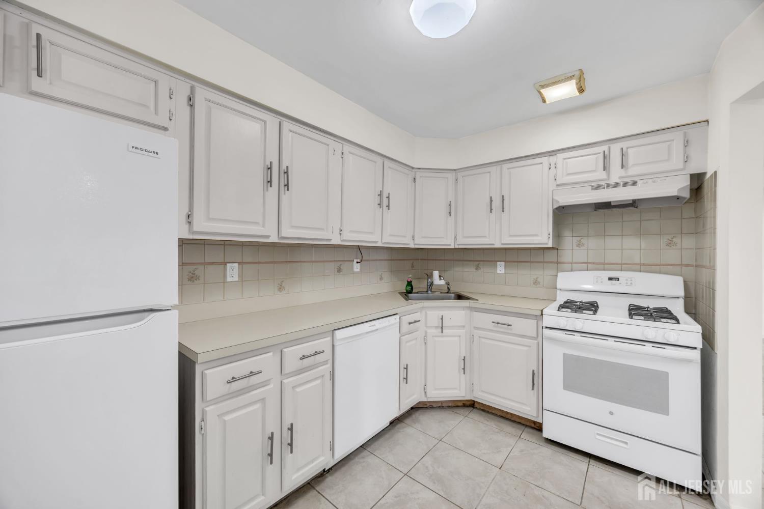 303 Michaels Court, Woodbridge Proper, NJ, 07095 image 9