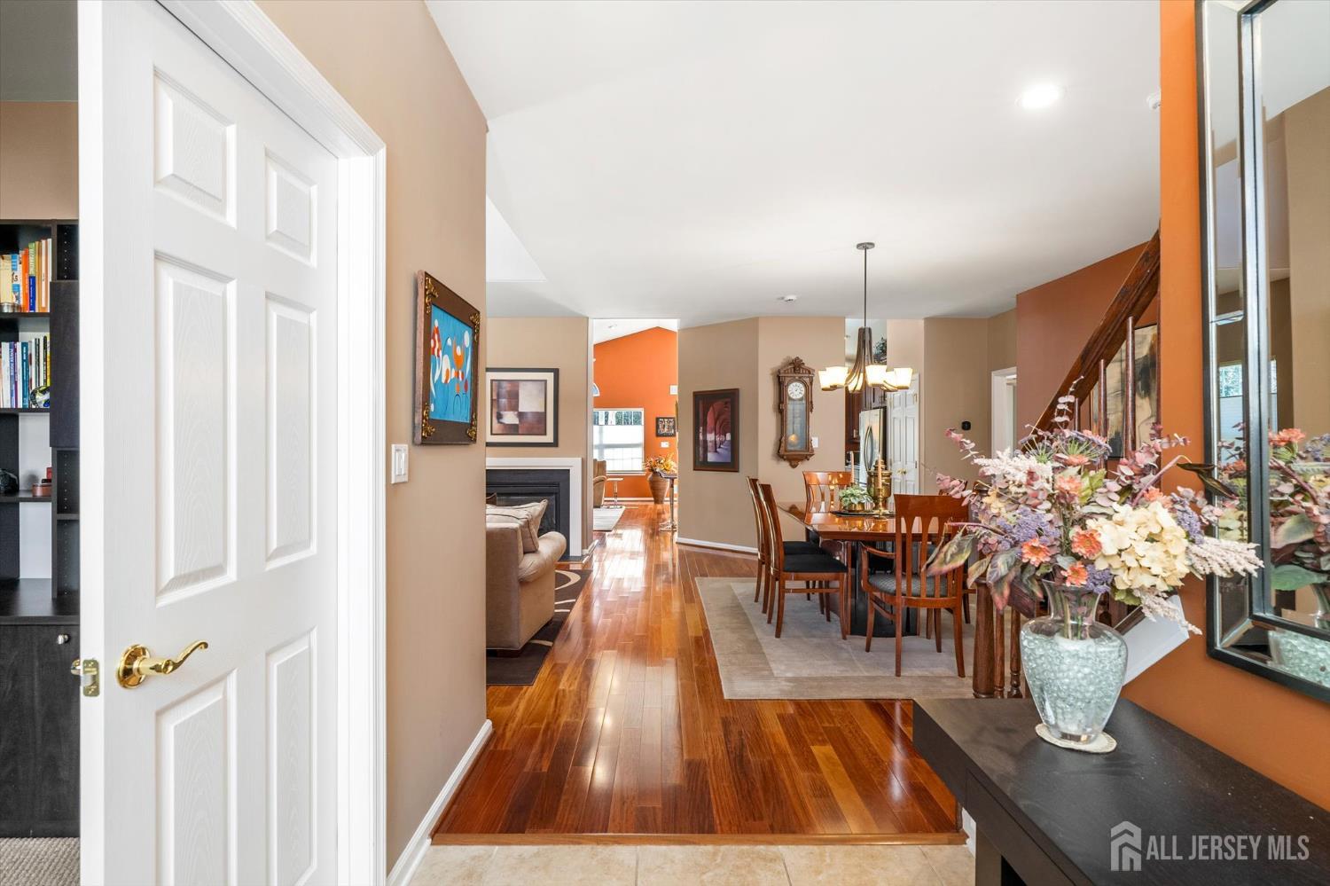 109 Fontaine Court Image 3