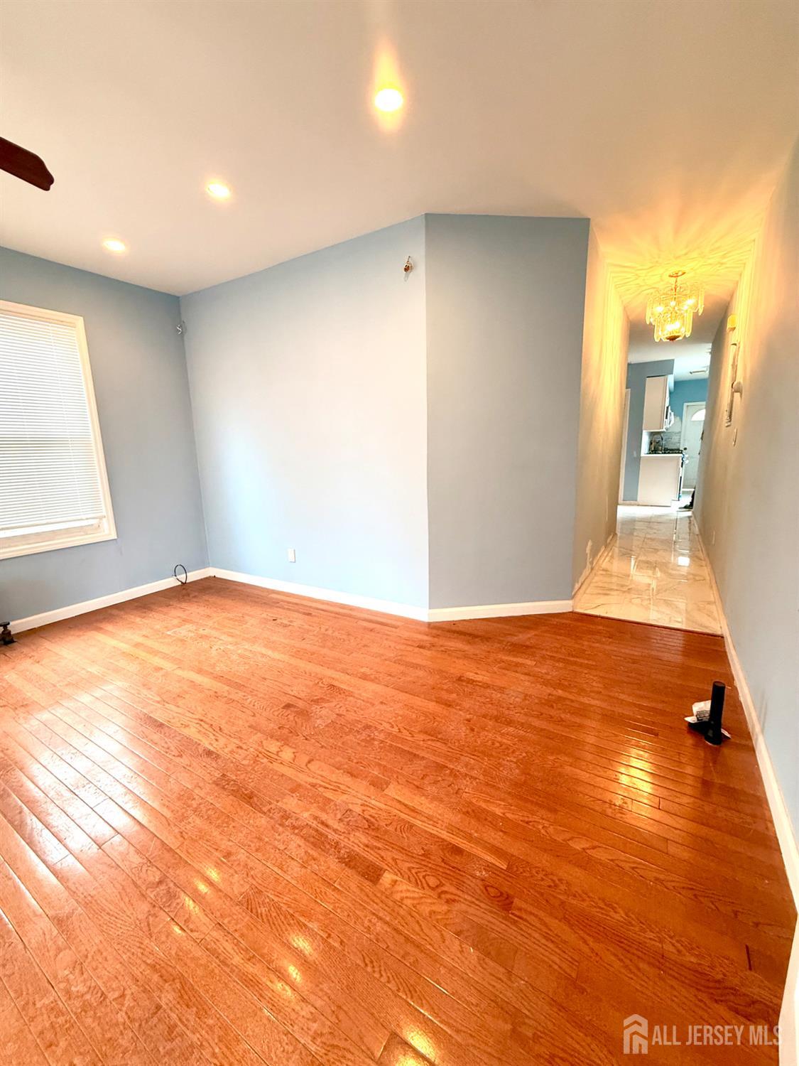 6 S 9th Avenue Image 5