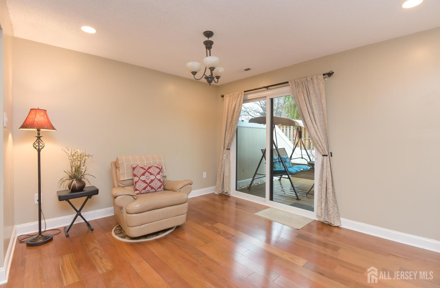 156 Hampshire Drive Image 4