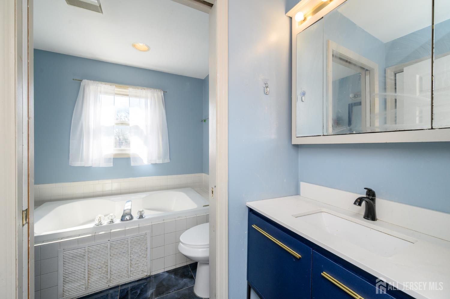 373 Fairview Avenue, Colonia, NJ, 07067 image 16