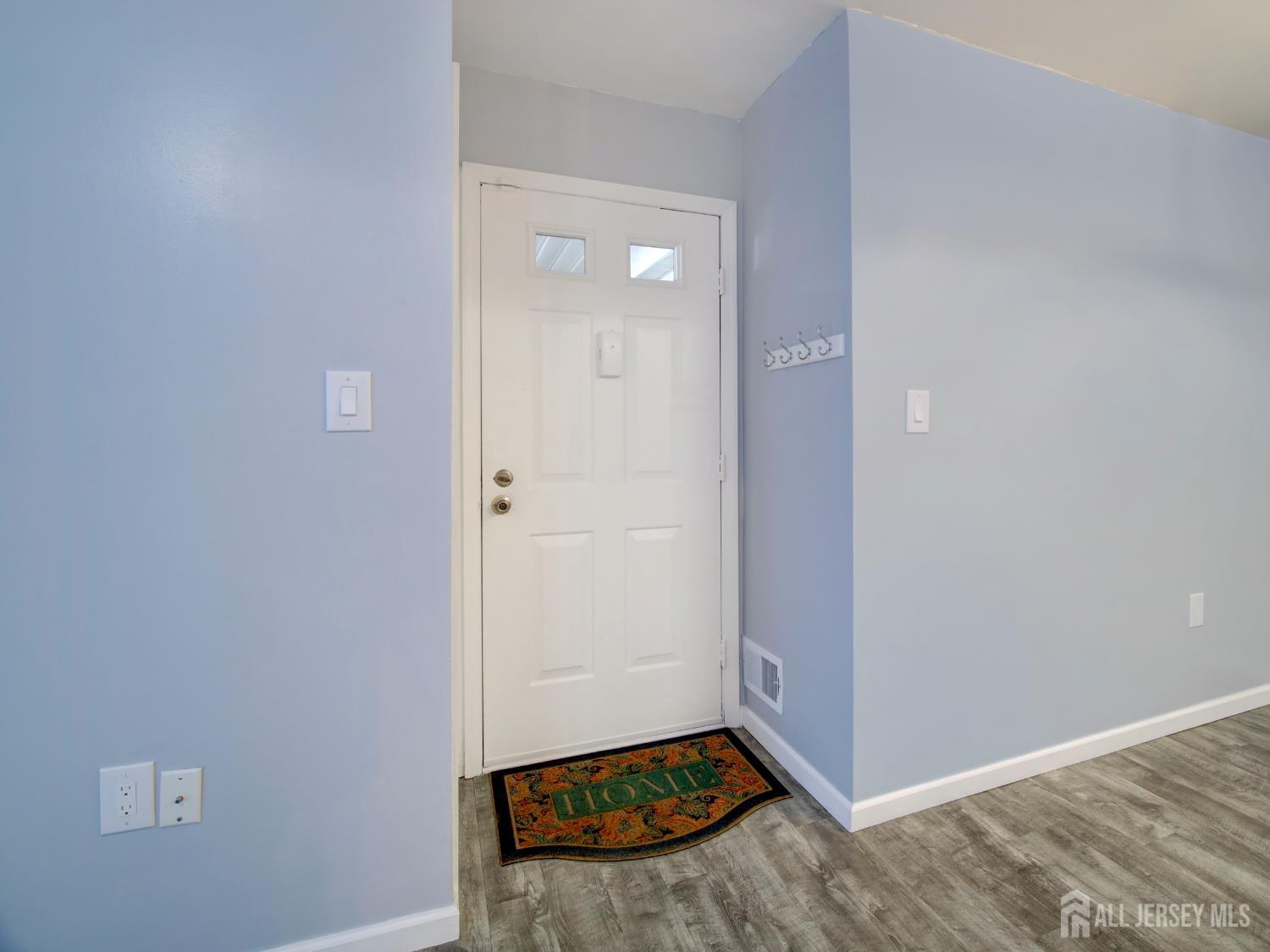 130 Applegate Lane Image 4