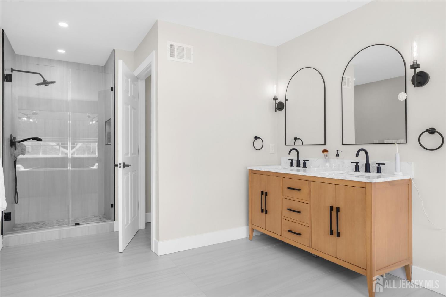 86 Treetops Circle, Franklin Twsp, NJ, 08540 image 25