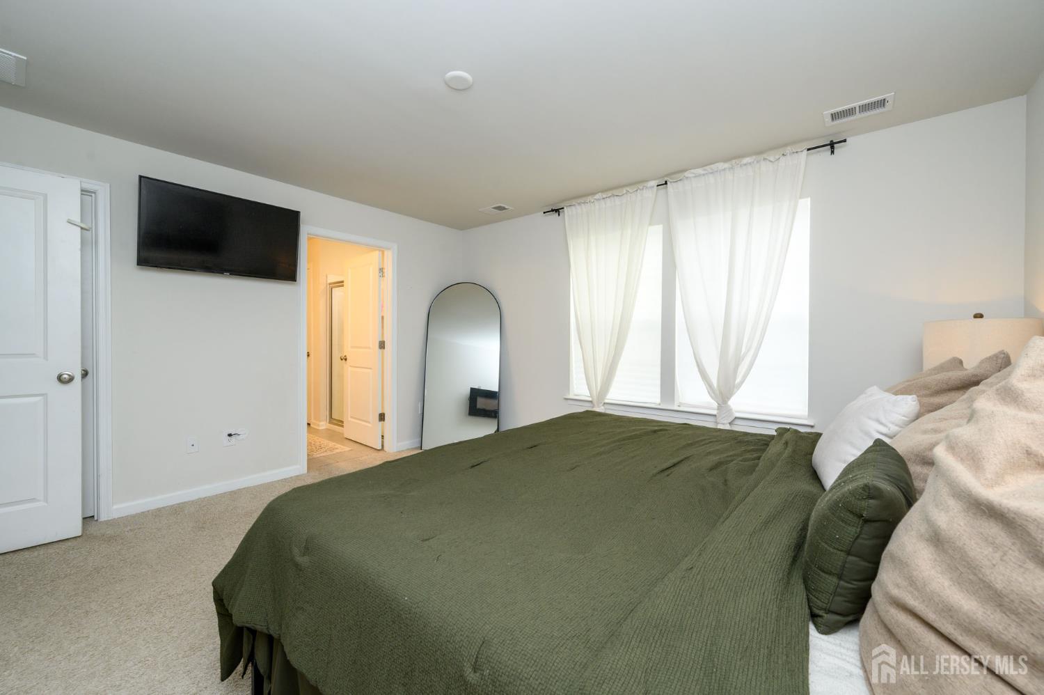 7 Foundry Boulevard Image 4