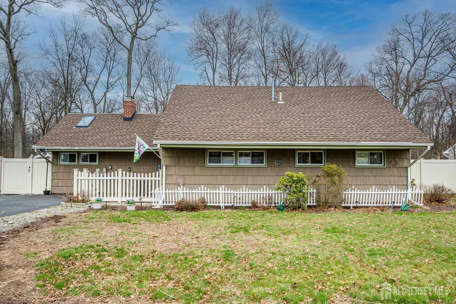 138 Woodland Road Image 3