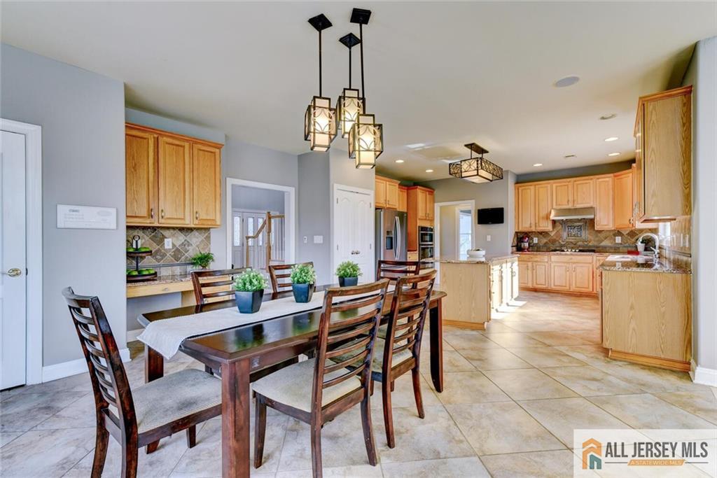 4 Stone Meadow Court, Plainsboro, NJ, 08536 image 25