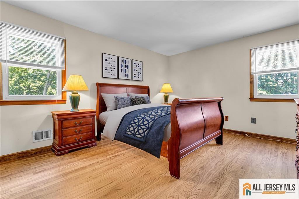 8 Whitehall Avenue, Edison, NJ, 08820 image 14