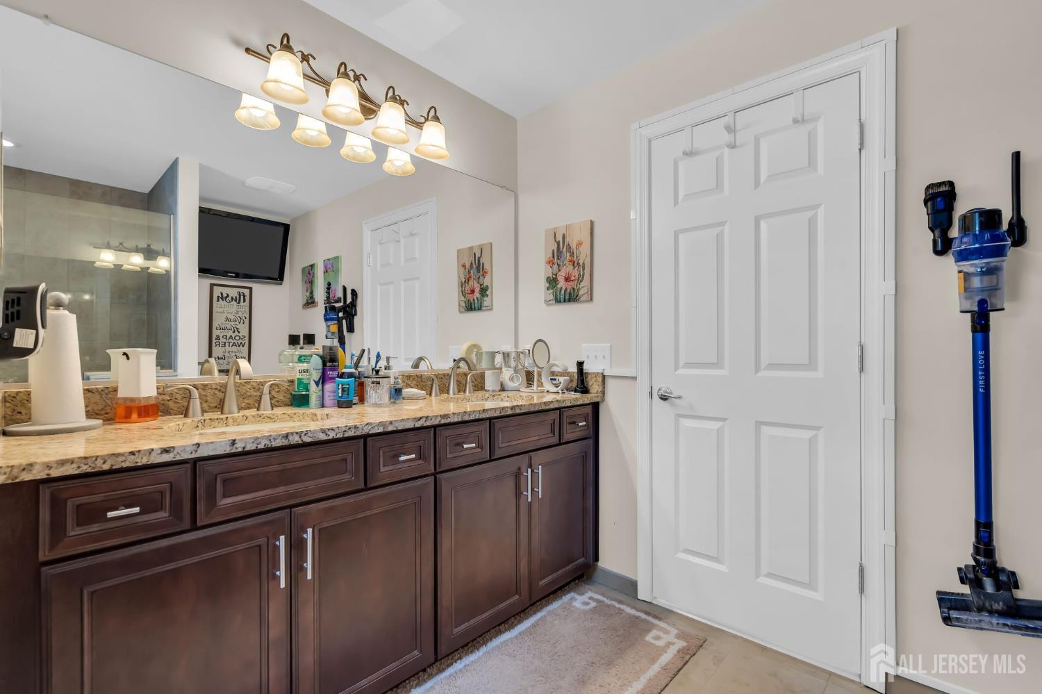 81 N Locust Avenue A, Evesham, NJ, 08053 image 67