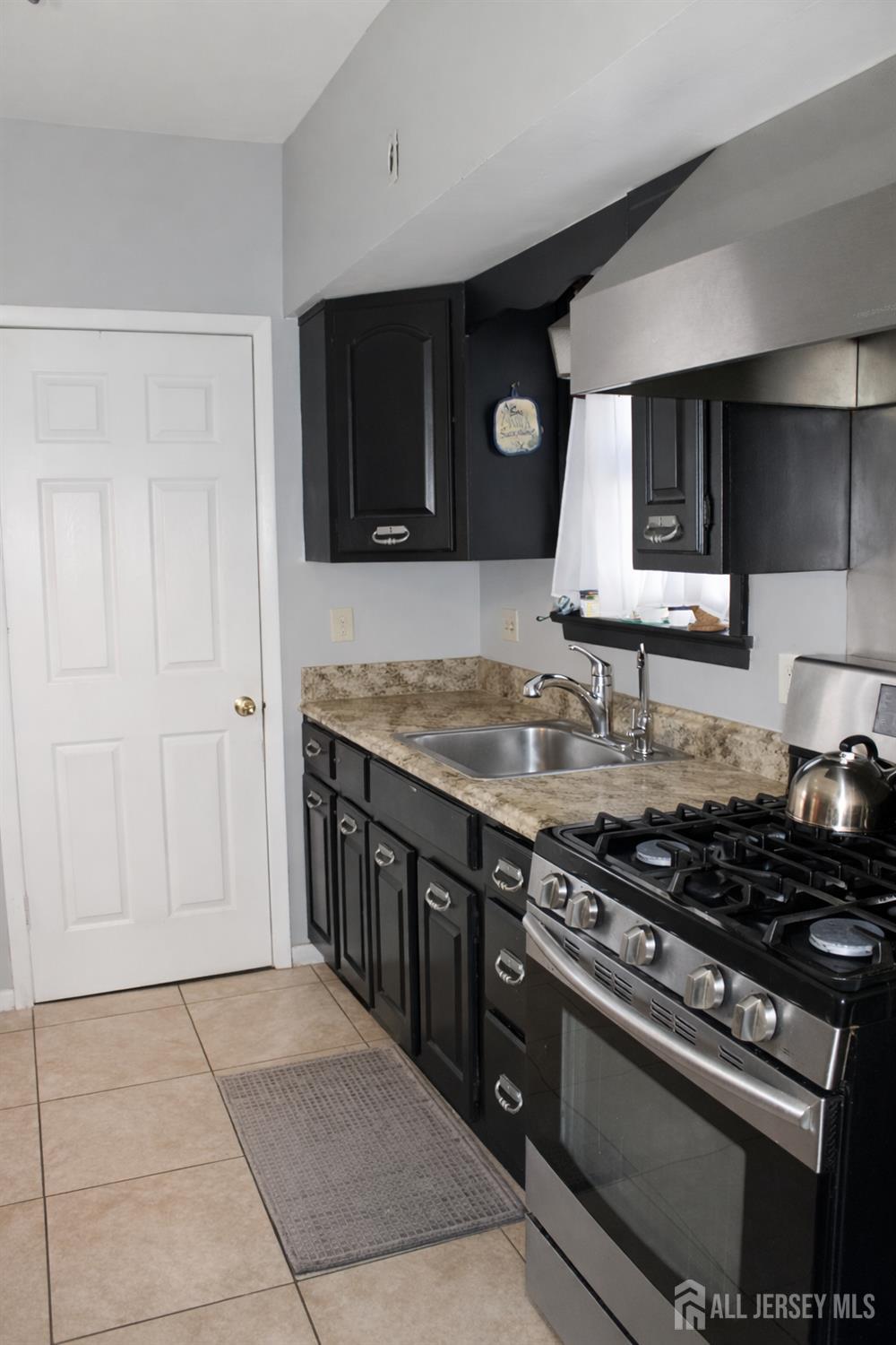 556 Compton Avenue, Perth Amboy, NJ, 08861 image 14