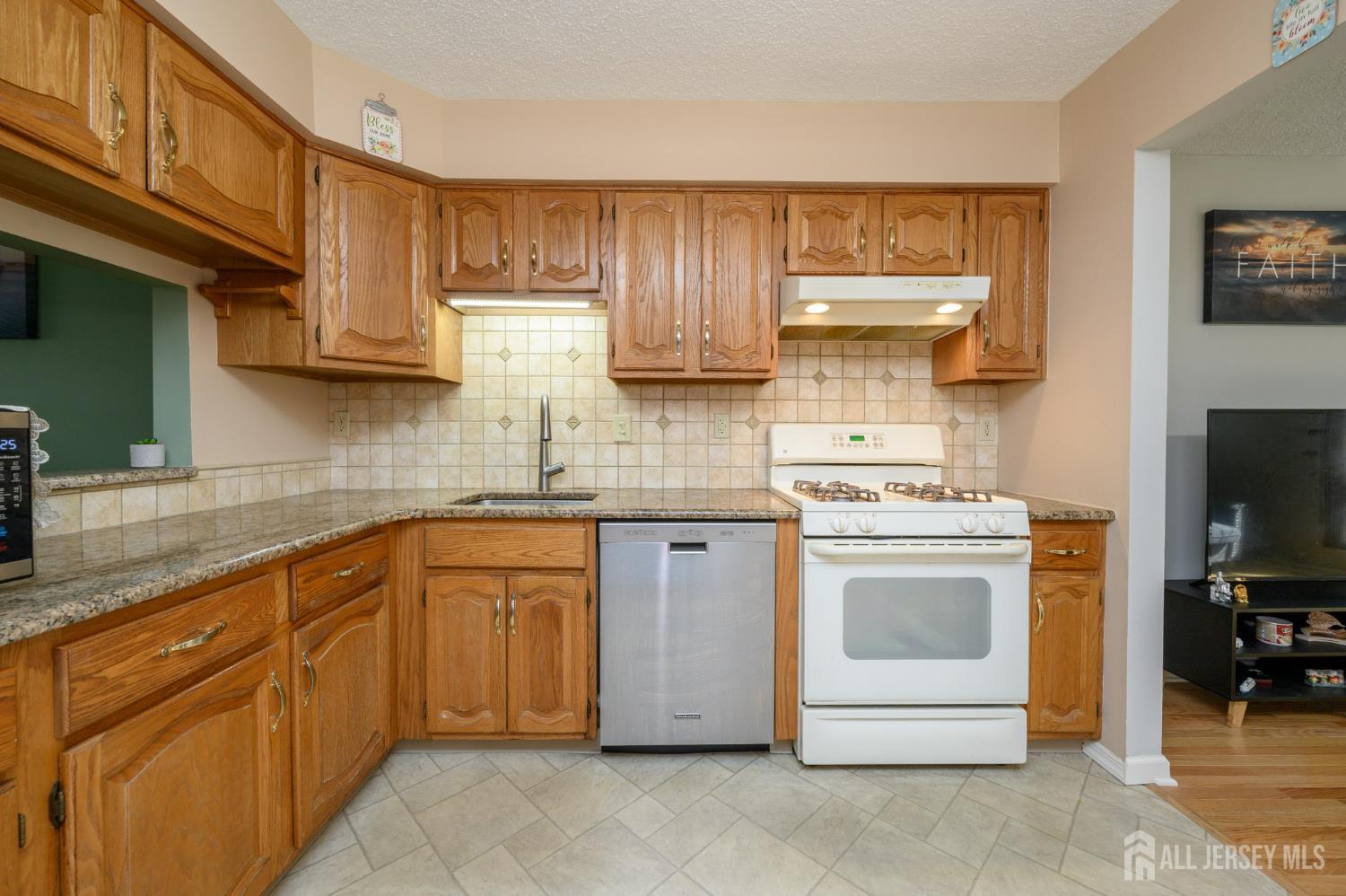 108 Eastwick Court, Hillsborough, NJ, 08844 image 10