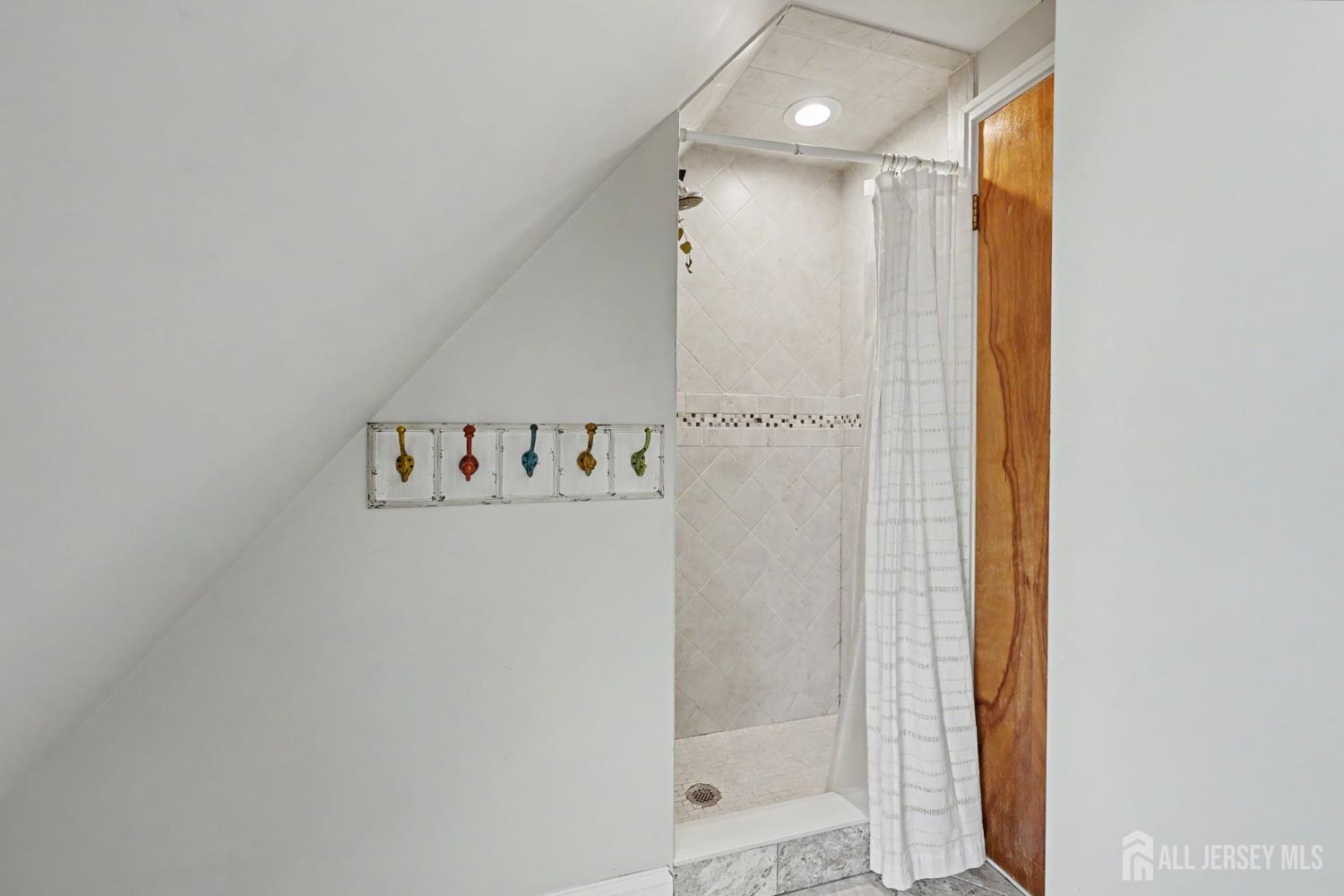 70 Oxford Road, Colonia, NJ, 07067 image 25