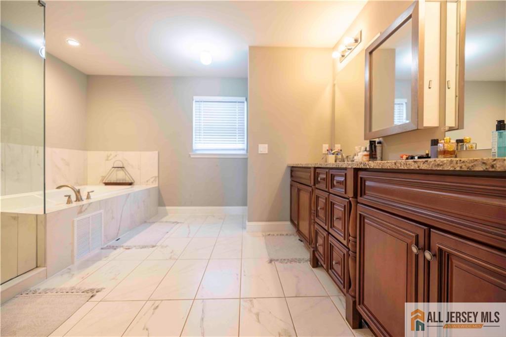 628 New Dover Road, Colonia, NJ, 07067 image 17