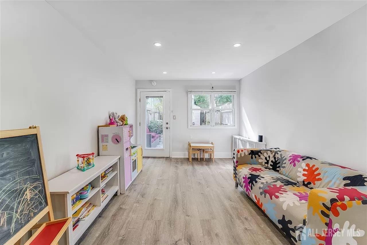 129 Thorne Street, Jersey City, NJ, 07307 image 7