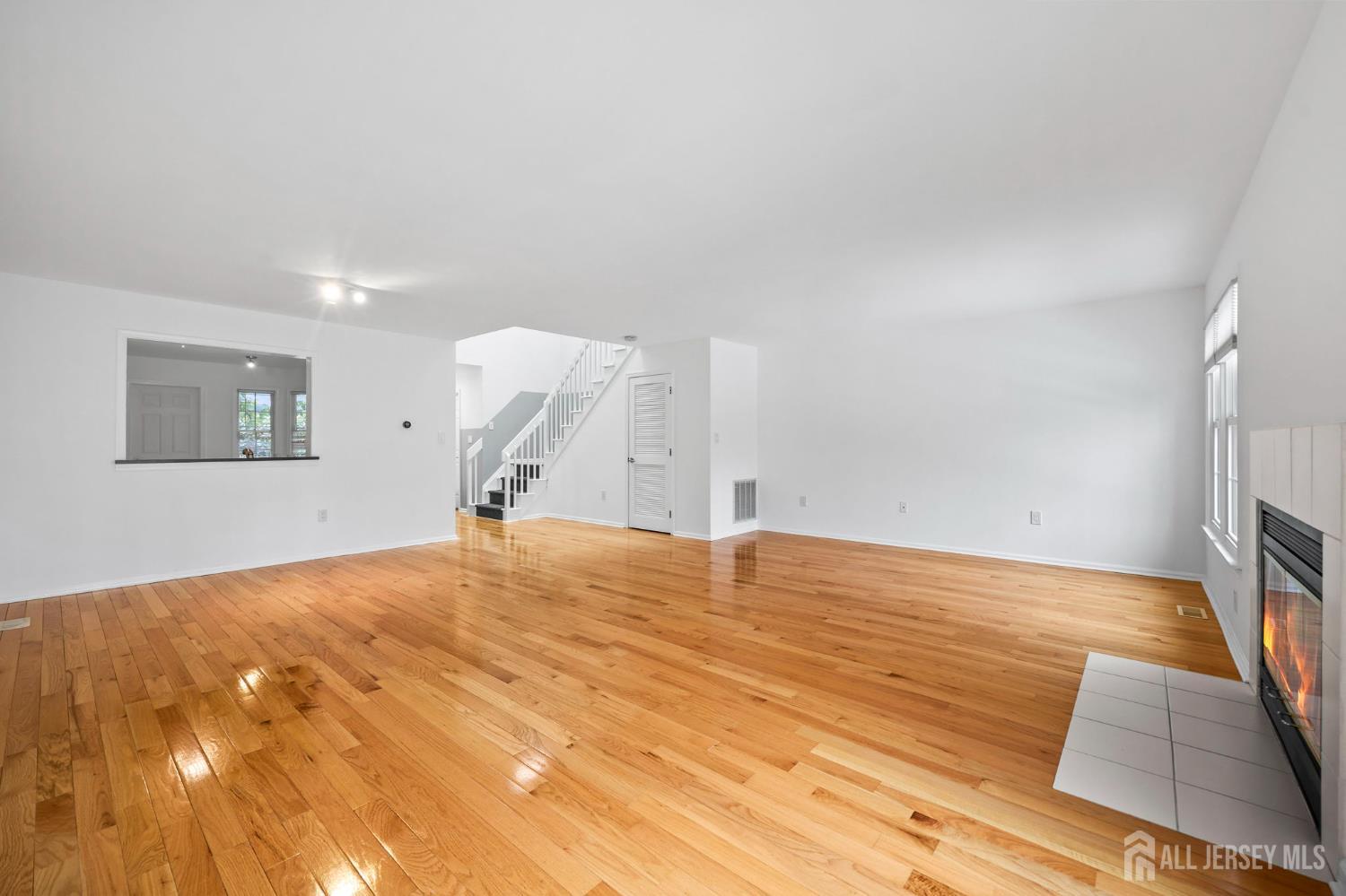 54 N Coriander Drive, South Brunswick, NJ, 08540 image 25