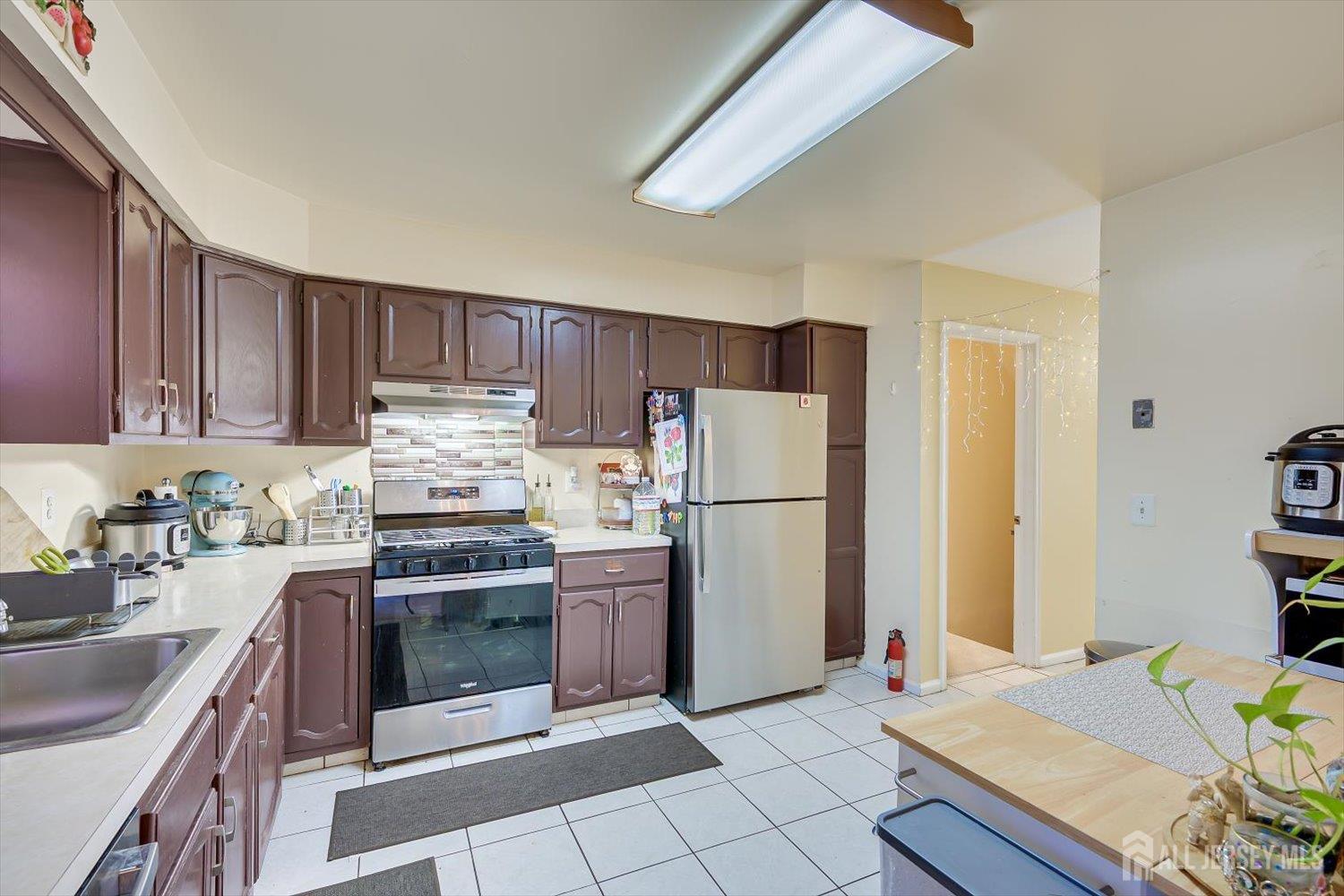 1704 Deerfield Drive, Edison, NJ, 08820 image 19