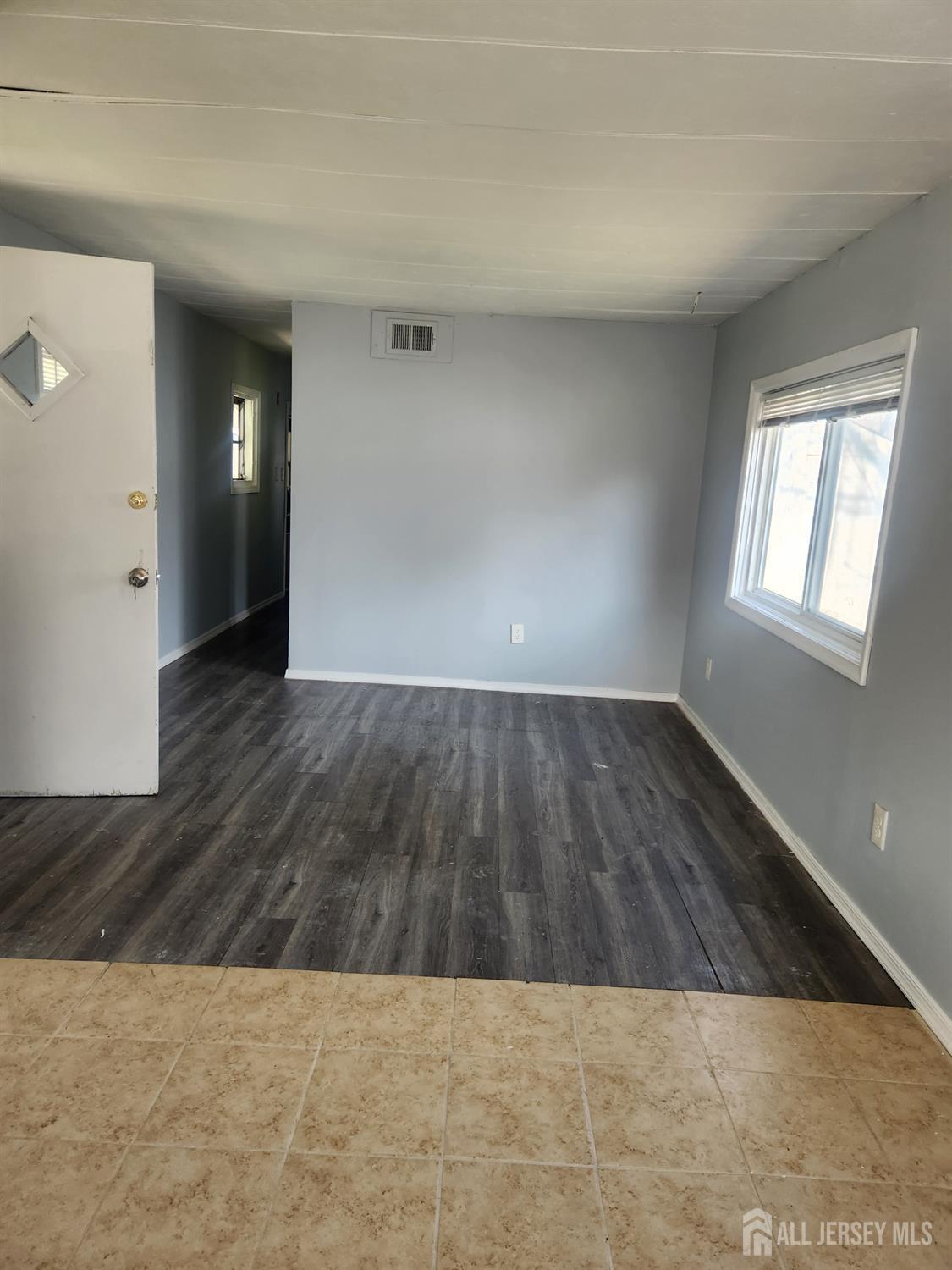 24 KOHL Street Image 4