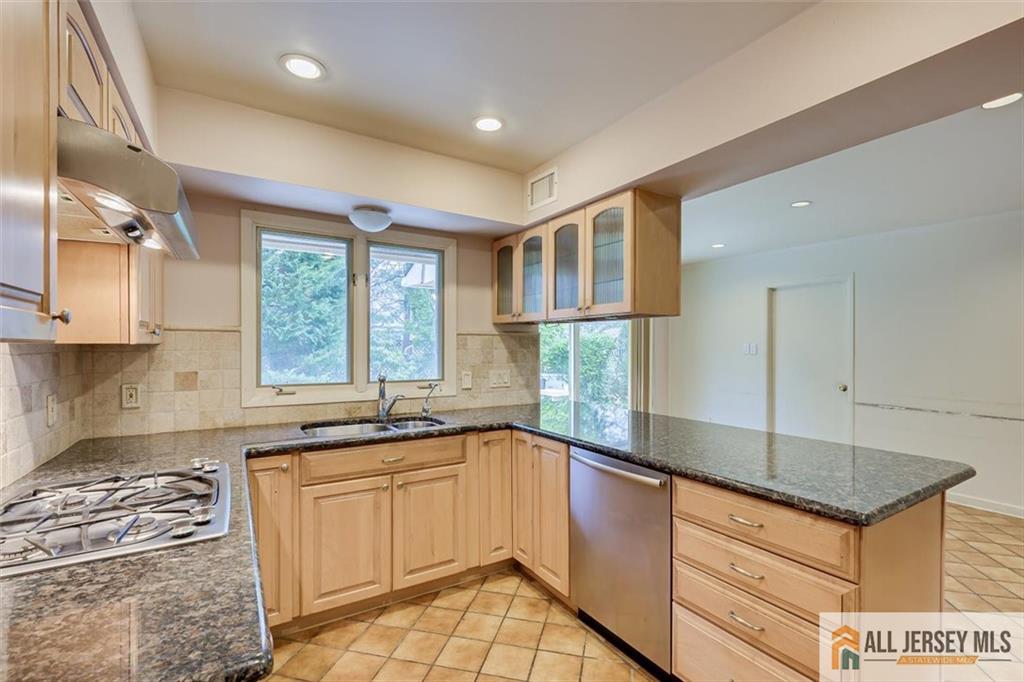 12 Lakeridge Drive Image 4