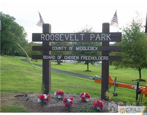 160 Evergreen Road 12B Image 3