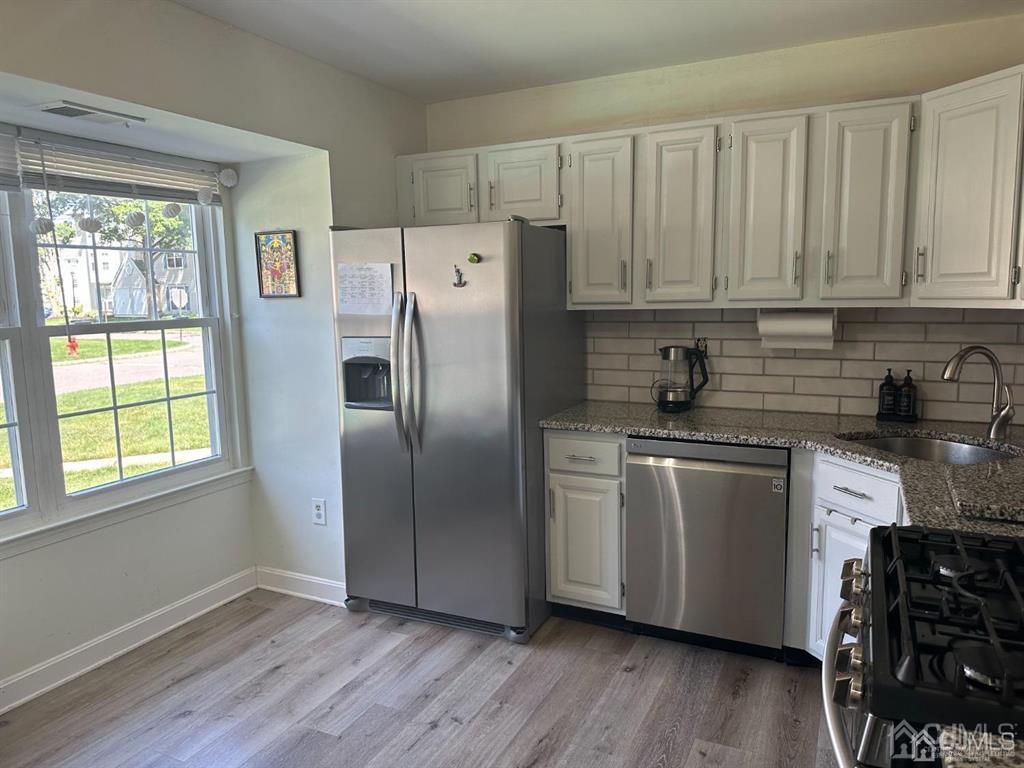 14 Albury Way Image 1