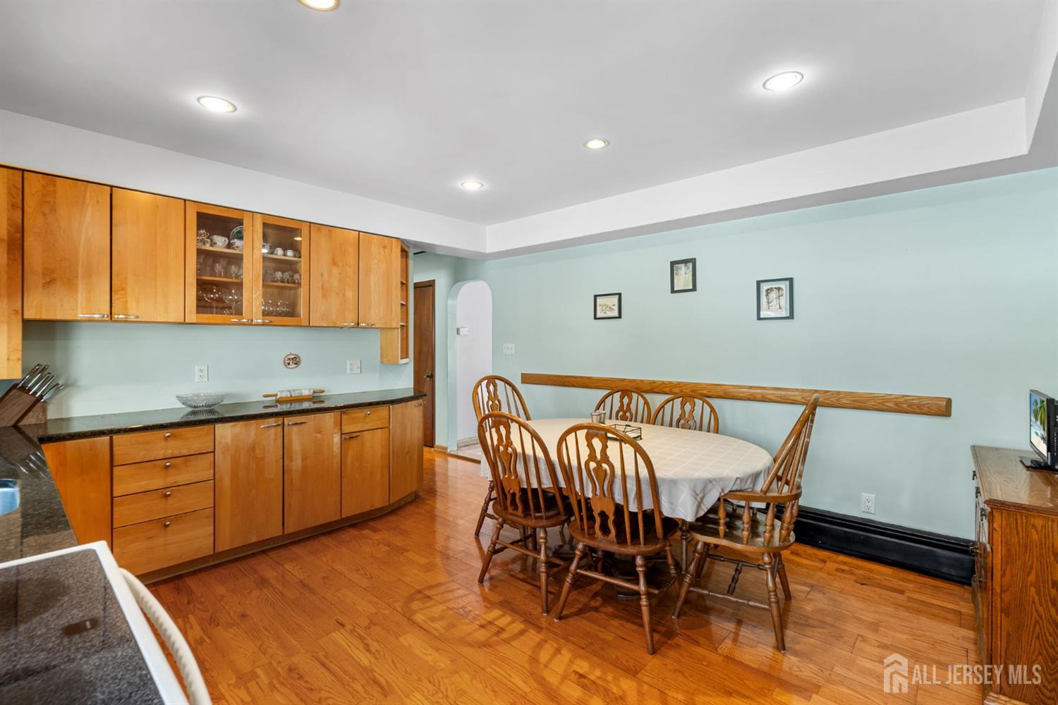 786 Wood Avenue, Colonia, NJ, 07067 image 13