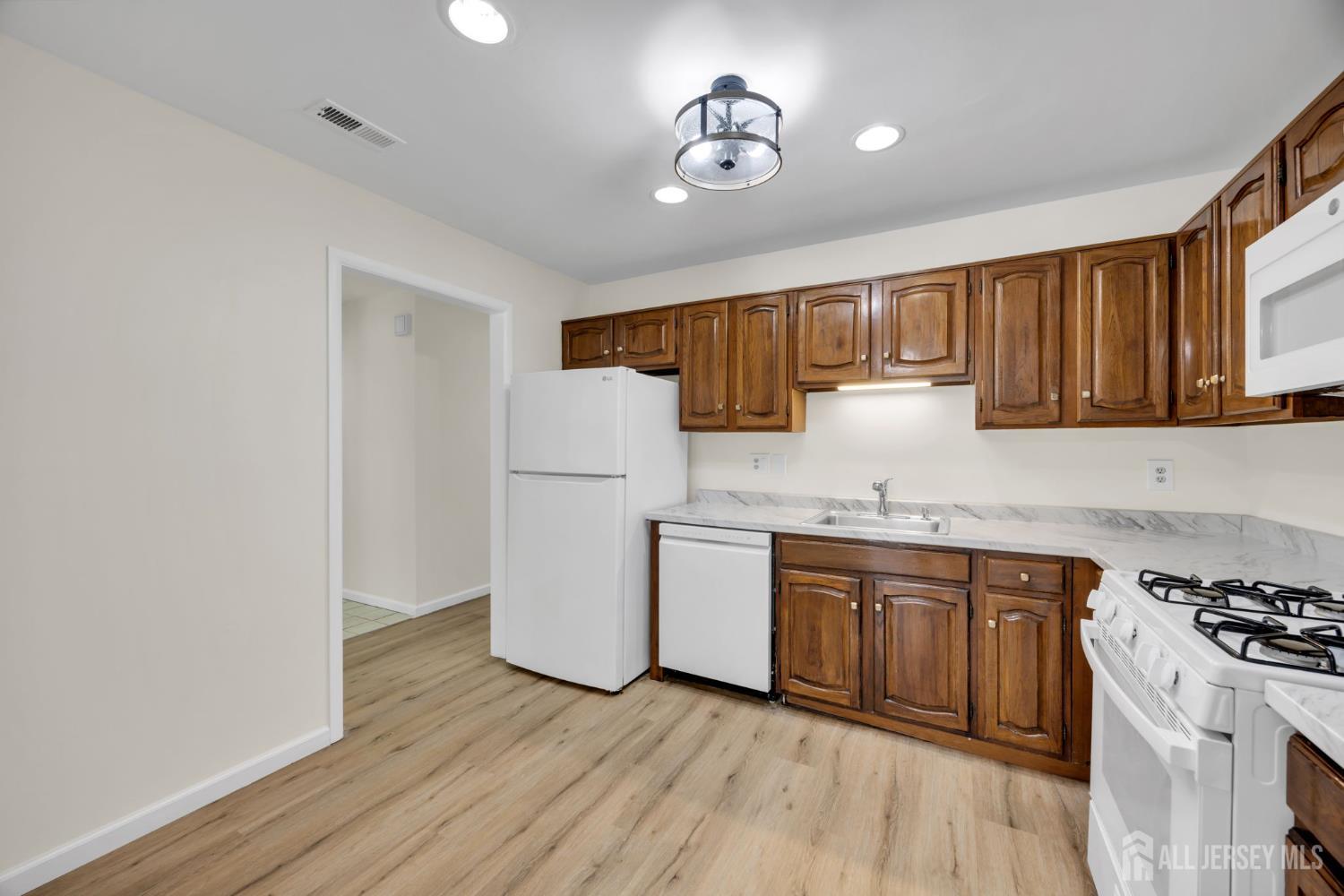 113 Heather Court 113, Edison, NJ, 08820 image 11