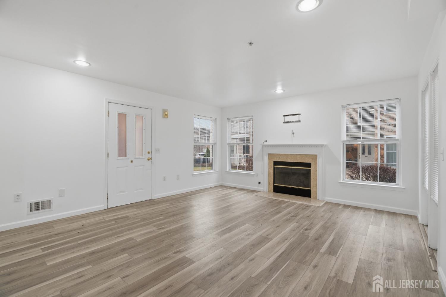 116 Chariot Court Image 5