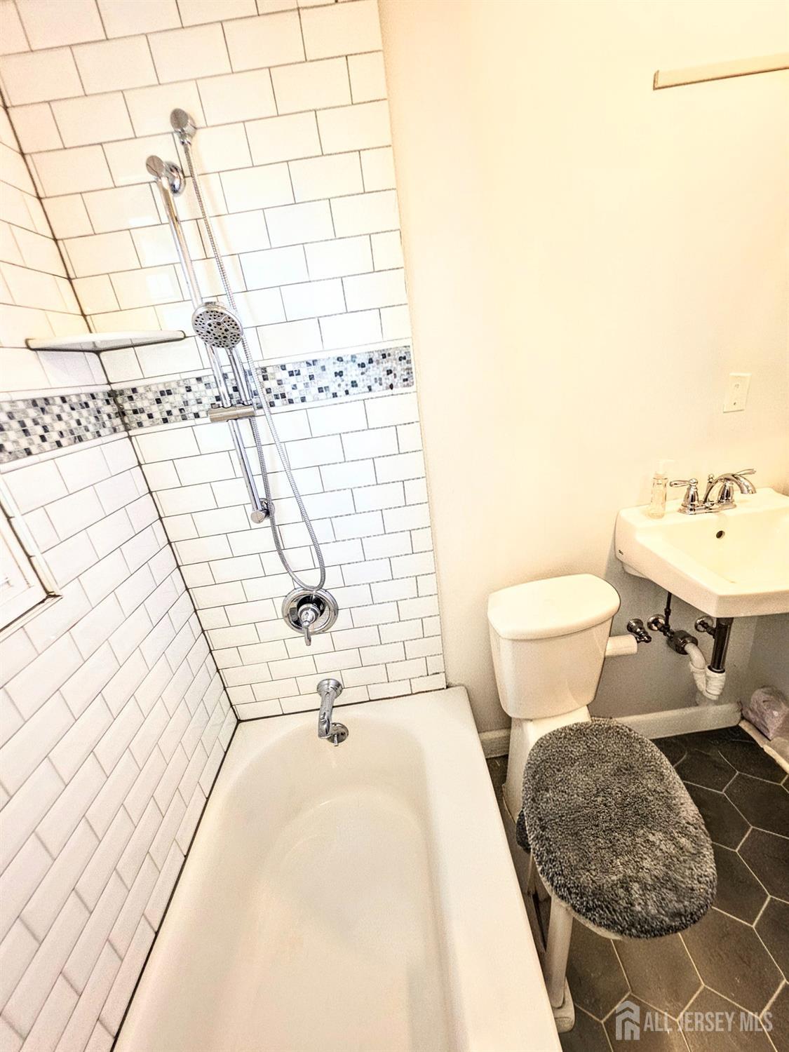 19 E 2nd Street, Port Reading, NJ, 07064 image 6