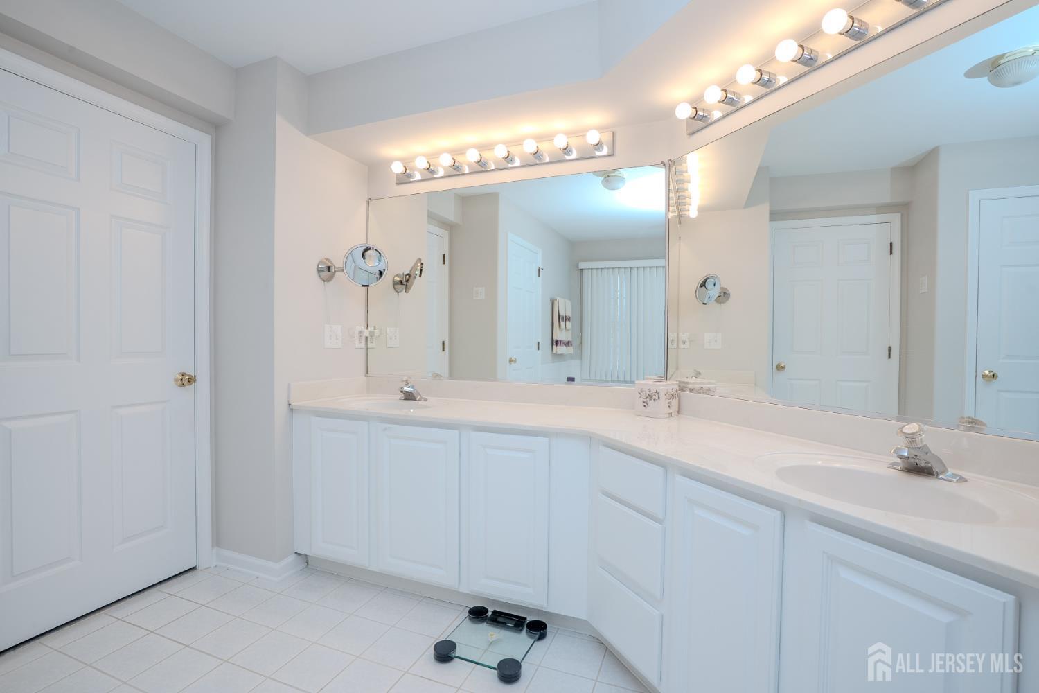 3 Colonial Court, Plainsboro, NJ, 08536 image 34