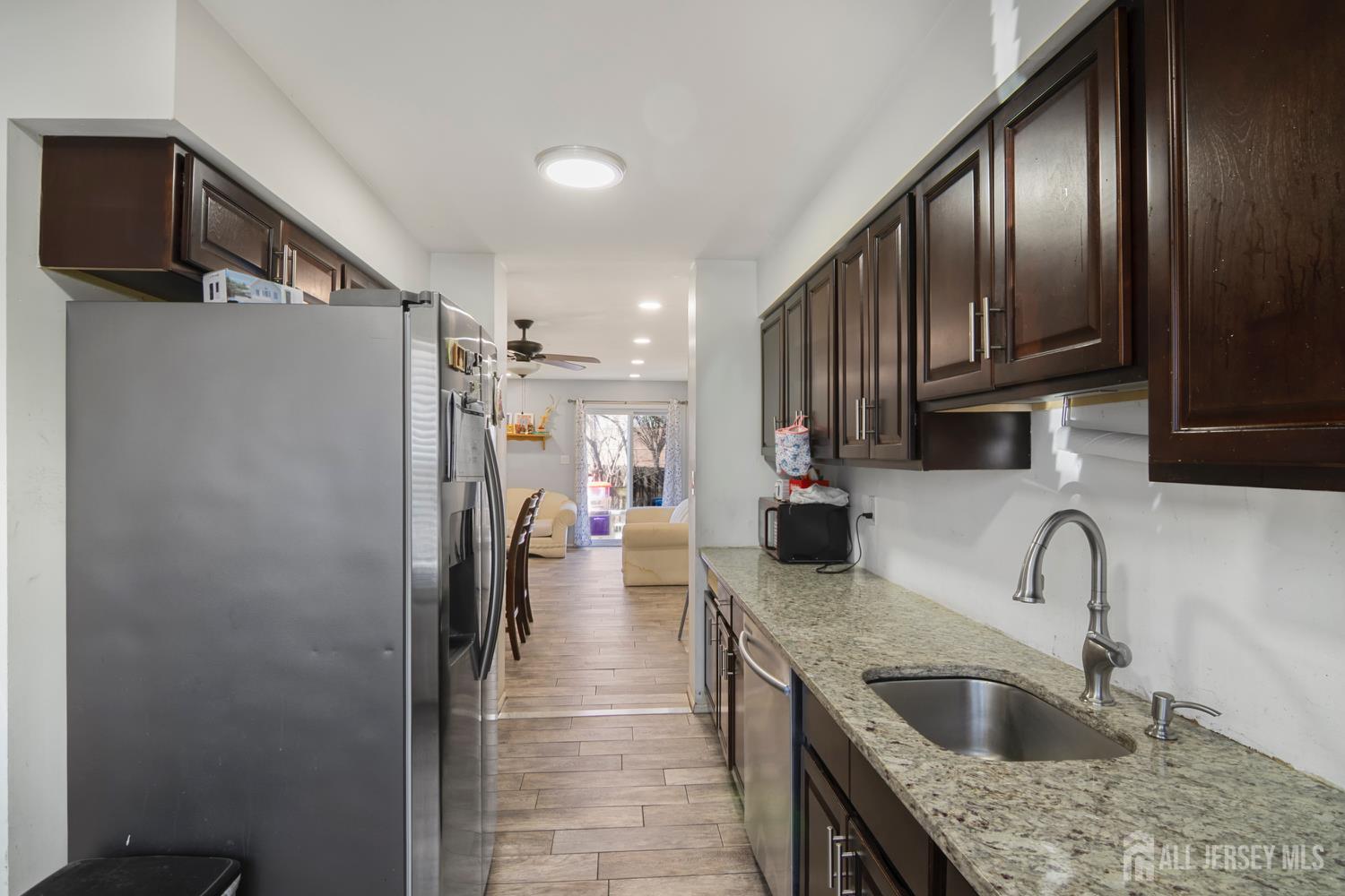 10 Neilson Street H Image 5