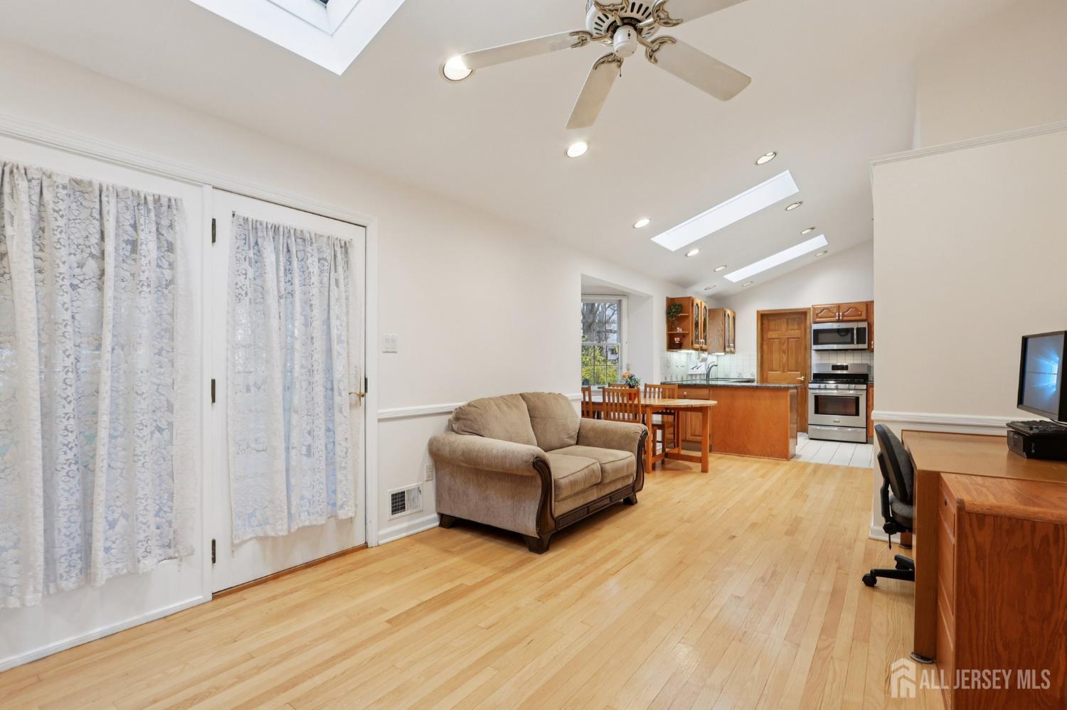 37 Dale Drive, Edison, NJ, 08820 image 17