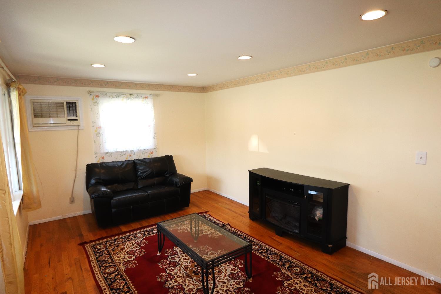 89 Oak Lane, Edison, NJ, 08817 image 12