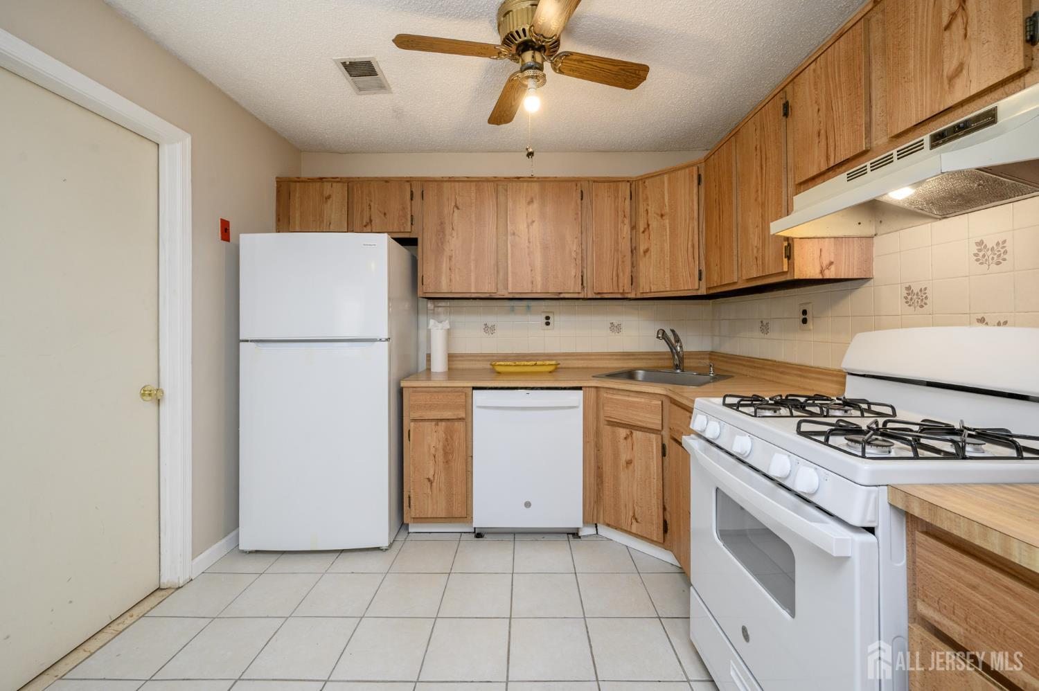 48 Frontier Way, Tinton Falls, NJ, 07753 image 14