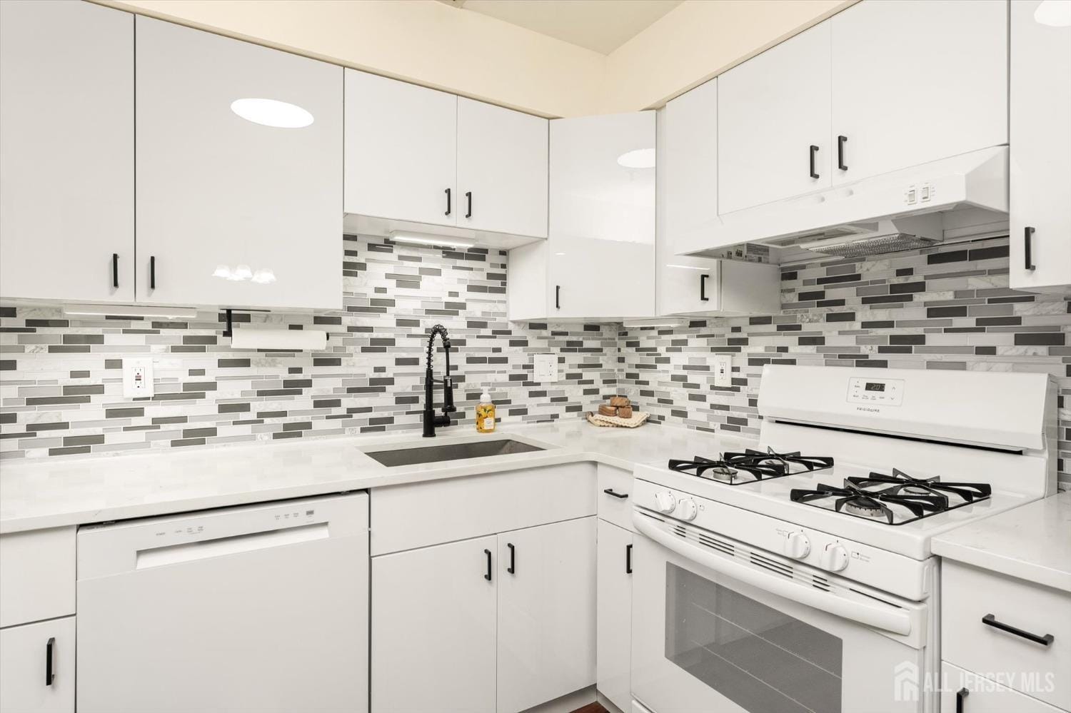 1125 Waterford Drive, Edison, NJ, 08817 image 15